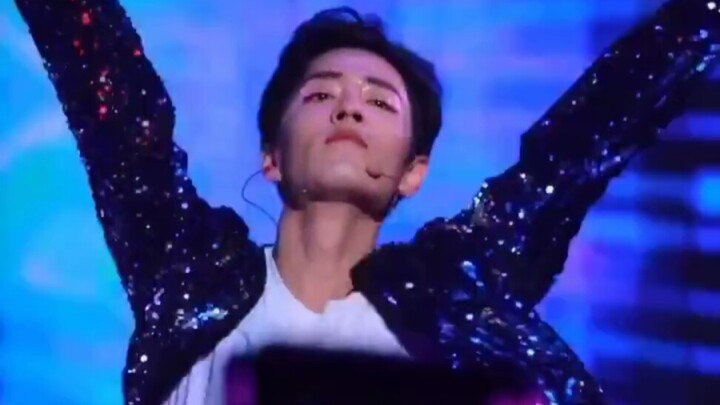 [Xiao Zhan] Brother's dance has a killer waist, showing off some flesh and hair. This is a collectio