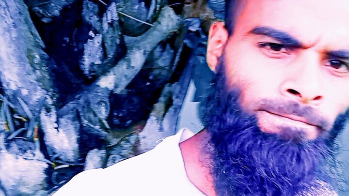 আমাকে ফলো দিয়ে পাশে থাকেন