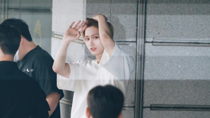 【เหวินจวิ้นฮุย】รู้จักเขามาสี่ปีแล้ว ทำไมไม่มีใครบอกฉันเลยนะว่าเขาคือไอดอลสายจีบสาว