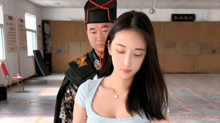 美女如云