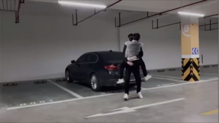 When the 180cm submissive meets the 198cm dominant...