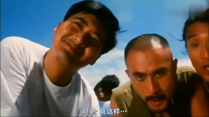 Tiểu thương vỉa hè bày trò lắt léo, nào ngờ đối diện lại là cao thủ cờ bạc; thế là xui xẻo đến nơi!