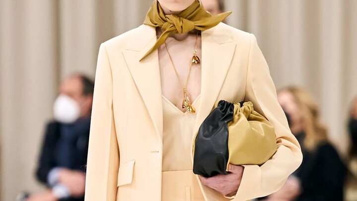 So stylish ahead! These supremely comfortable, high-end color palettes and outfits are amazing! Mini