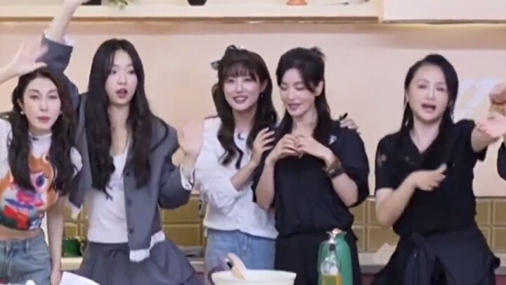 A masterful move: Li Yitong has moved Sister Li Sheng to the front.