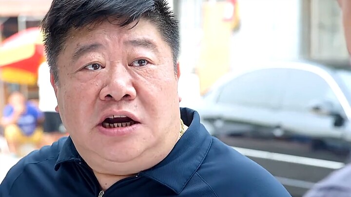 Anh chàng vá lốp đòi 1000 ngay khi mở miệng, một bên dám đòi, một bên dám trả.