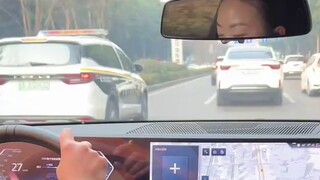 เสียเงินแค่ 8 เหรียญสหรัฐเพื่อใช้บริการ Didi สุดหรู บล็อกเกอร์ที่มีผู้ติดตาม 14 ล้านคนบ่นว่าบริการนี