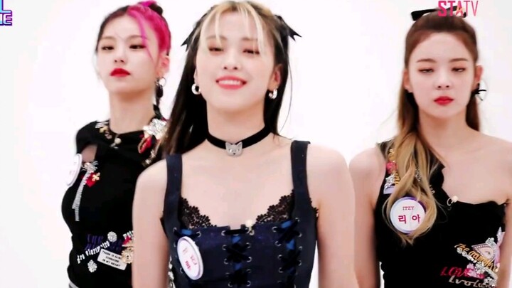 ITZY, the hardworking idols, perform the "SWIPE" dance version!