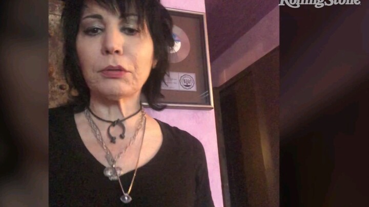 Joan Jett dan the Blackhearts Membawakan '" Hate Myself for Loving You"