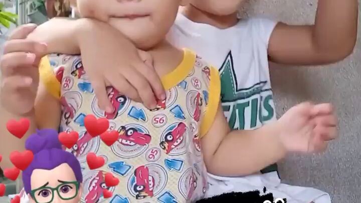 Waiting to their eldest kuya.. from School..☺️