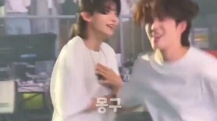 【Che Han】“Suami Ganas dan Istri Manja yang Ketakutan✔”