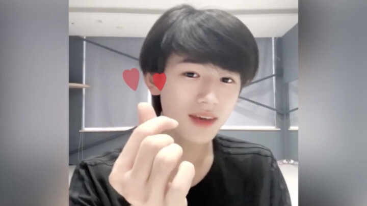 Don’t miss this if you’ve clicked in! The most beautiful piano-and-vocal rendition—sister’s voice is