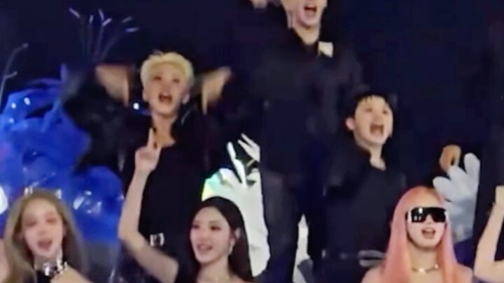 ฝนตกหนัก Fantastic Baby เต้นคู่สุดเร้าใจ มุมมองด้านหน้า!!!!