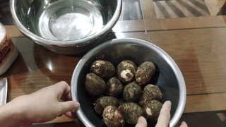 MẸO KHÔNG BỊ NGỨA TAY KHI GỌT KHOAI SỌ- NGHỆ THUẬT GÓC BẾP