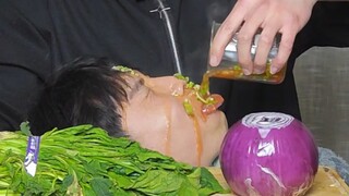 朋友们吃个羊头啊