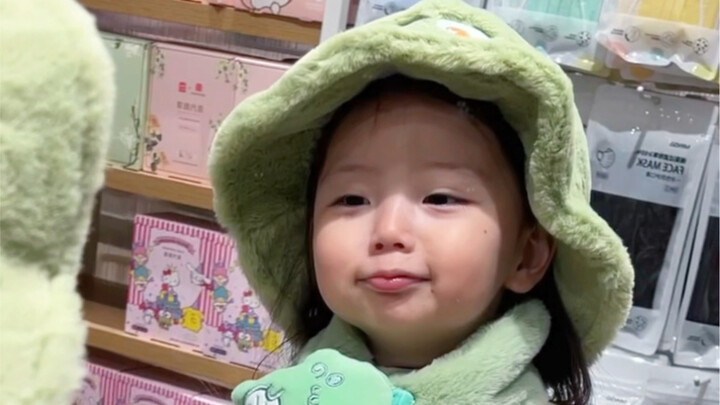 Zi Zi: Tiba-tiba saja sudah memasuki musim dingin, jaga agar tubuh tetap hangat ya!