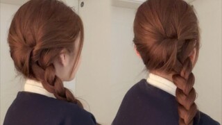 A single rubber band creates a voluminous low ponytail! It makes the back of your head stand tall!