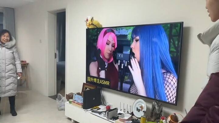 Sepupu saya kepergok keluarganya lagi asmr di layar dan meninggal di tempat