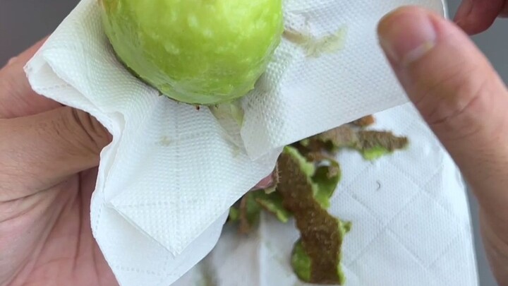 “Simple” Kiwi Peeling Tips