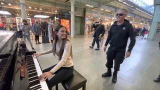 Boogie Woogie Queen Rocks The Public Piano