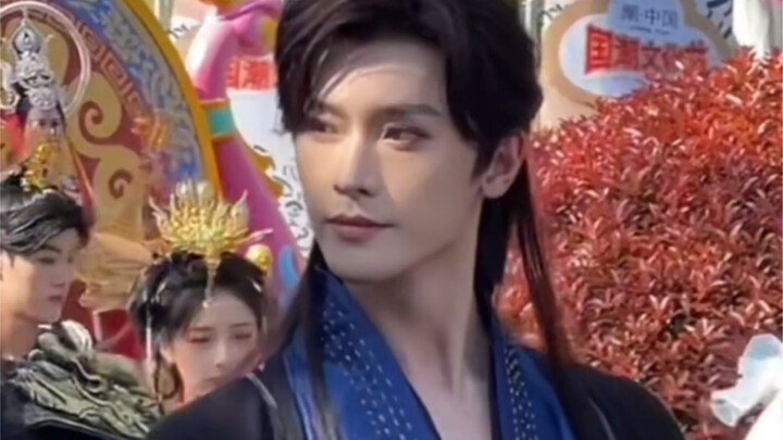 How could pear blossoms compare to the Xuanxiang?