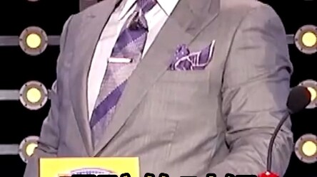 主持人听了也绷不住了