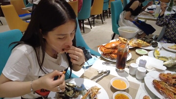 Cuộc Hội Ngộ Hai Bạn Thân - MẸ QUỲNH TRẦN _ Mẹ Hoa Mắt - Choáng Ngợp Với Nhà Hàn