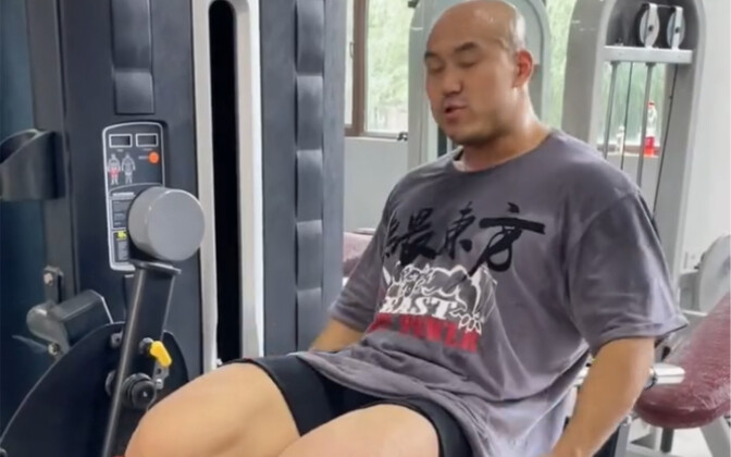 Kalau begitu kamu pasti sudah sangat tua dong?