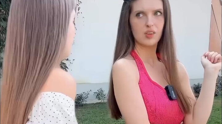 Apa sih makna istilah "Karen" dalam percakapan bahasa Inggris? Hahaha, keren banget! 🤣