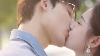 Dokter Jenius yang Belum Pernah Melihat Istri Kini Memanjakan Sekretaris Muda...