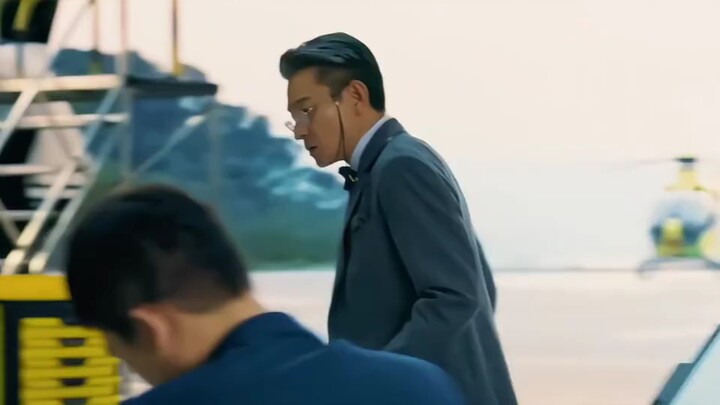 Andy Lau disassembled a helicopter just to estimate its value~