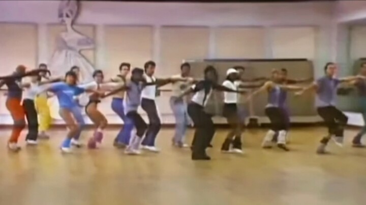 ตัวอักษรจีน｜การจัดท่าเต้น Thriller นักเต้นชื่นชมพรสวรรค์ของ MJ พระเจ้าตามป้อนข้าวให้เขา แถมเขายังขยั