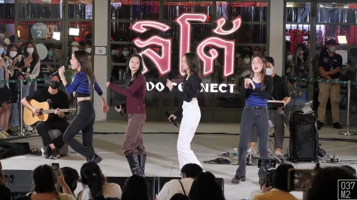 LIT Girls - ใจหายอ่ะ สงสัยอยู่ที่เธอ (AirTag) @ LIT DO! LIDO Connect Overall Stage 4K 60p 220710