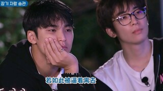 悄悄走到你身边，然后引起你的注意