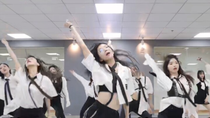 [SNH48] Member grup mana yang ingin menarikan tarian ini namun belum mempelajarinya?