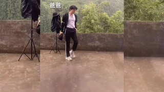 农村小伙模仿秀——迈克杰克逊