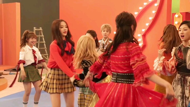 It's not scary if there are many silly people; what's scary is when they're all in one place.