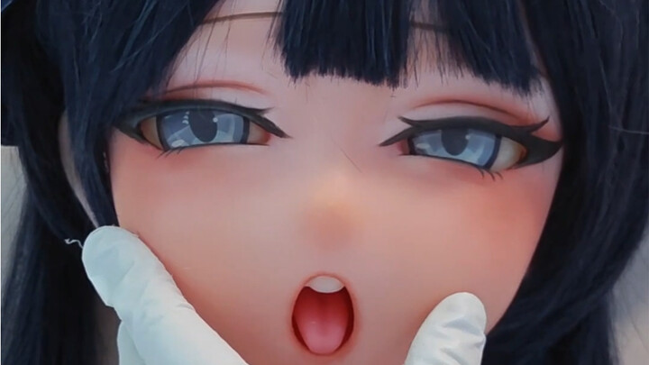 Come see Himesaki sneaking into the studio