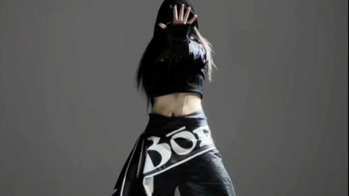 เต้นเท่มาก! ไม่มีคู่ก็ต้องเต้นให้ได้!