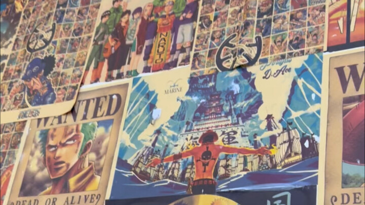 This boss must really love One Piece too!