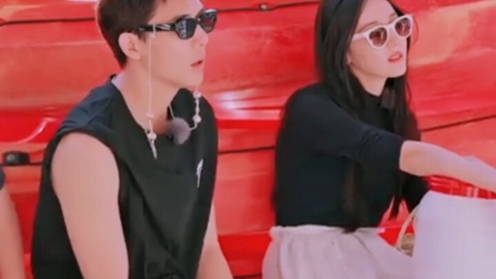 [Duobaan] "Are you familiar enough with me that I don't need to call you sister? You're so obvious t