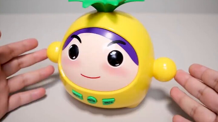 Fruity Robo peripherals of childhood: face-changing key chains, electronic pets, and even learning m