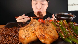 Mukbang thịt heo chiên và ớt xanh p3 #anngon