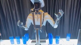 Tesla's "Optimus" robot can chat while working, providing emotional value.