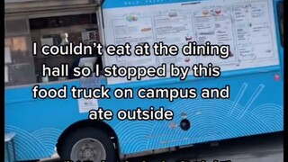 พี่ชายจะพาคุณไปแอบเรียนในมหาวิทยาลัยต่างๆ เช่น มหาวิทยาลัยฮาร์วาร์ด มหาวิทยาลัยบอสตัน และมหาวิทยาลัย