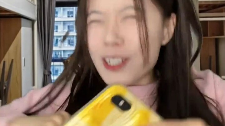 Kita tak bisa sekaligus memiliki masa muda dan perasaan tentang masa muda itu.