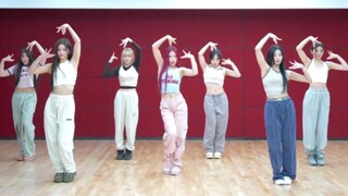 [Seven female soldiers are all together] NMIXX DICE dance practice room!