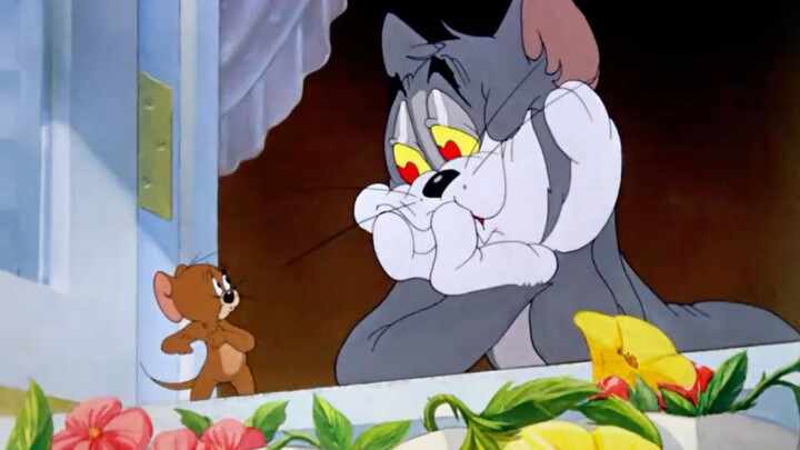 Tom was dumbfounded by the beauty.