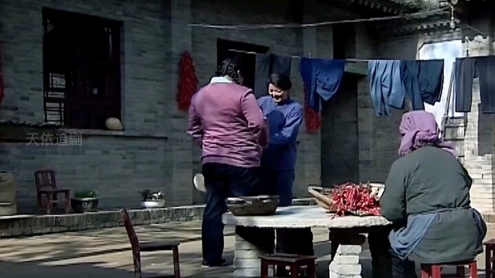 农村媳妇怀孕，一顿五个馒头三碗稀饭，婆家人和娘家人都被治的服服帖帖的