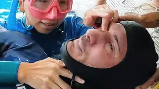 Một thợ lặn tự do đã trải qua tình trạng hôn mê dưới nước kinh hoàng.
