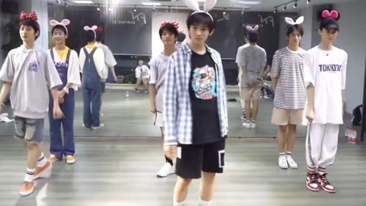 【Lin Mo】《one more time》 tarian grup cewek 【TWICE】 mashup panggung ganda, super imut!